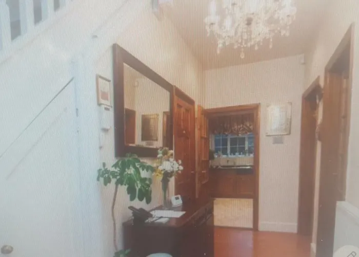 Comfy Room Well Located