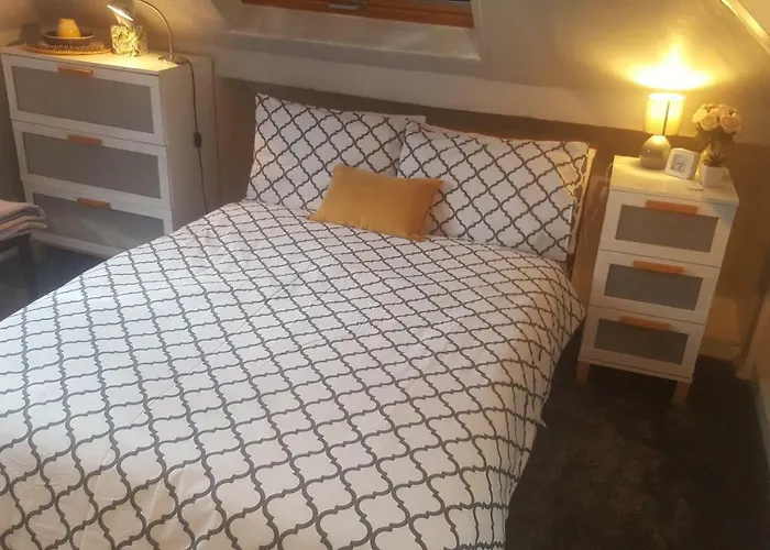 Comfy Room Well Located